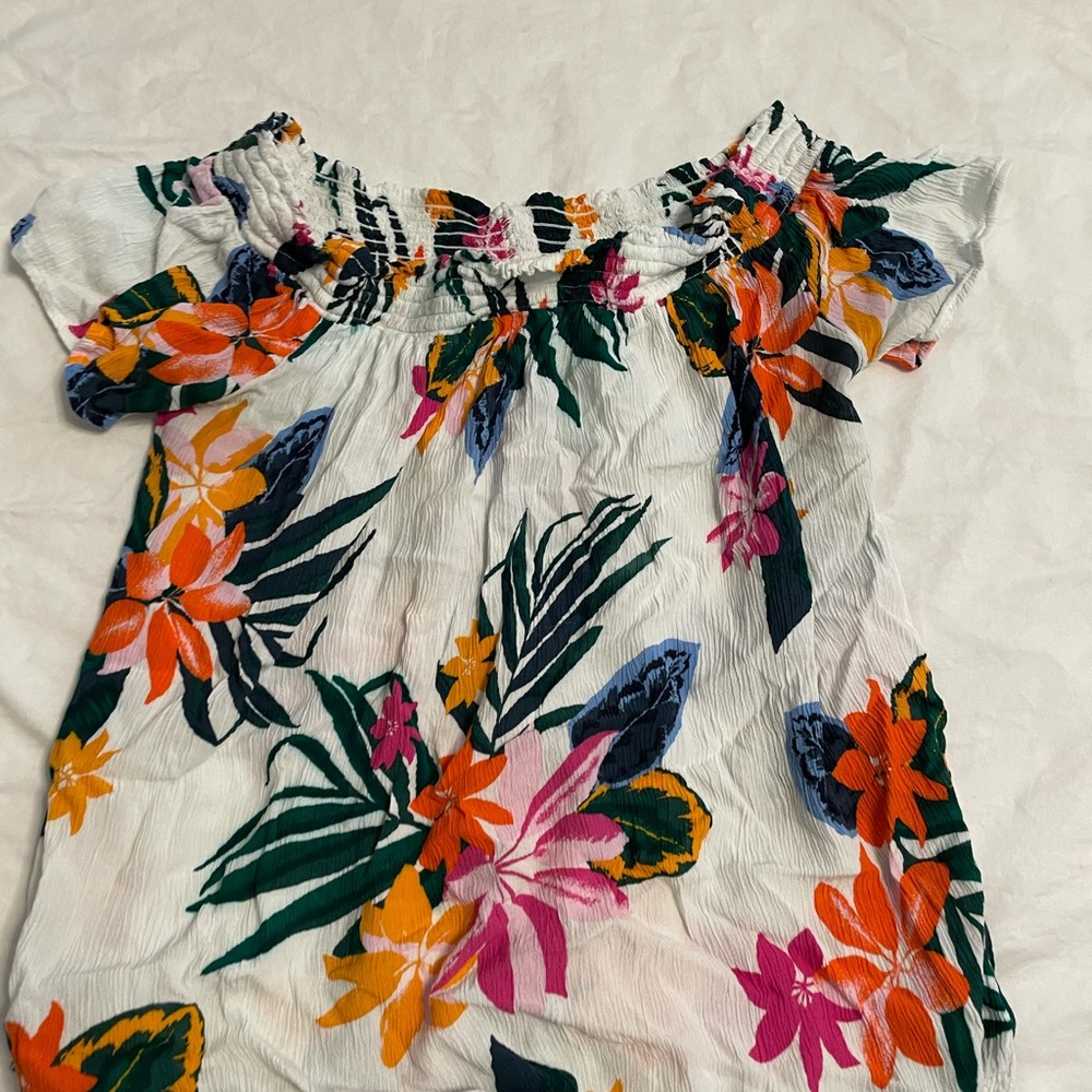 Old navy summery blouse